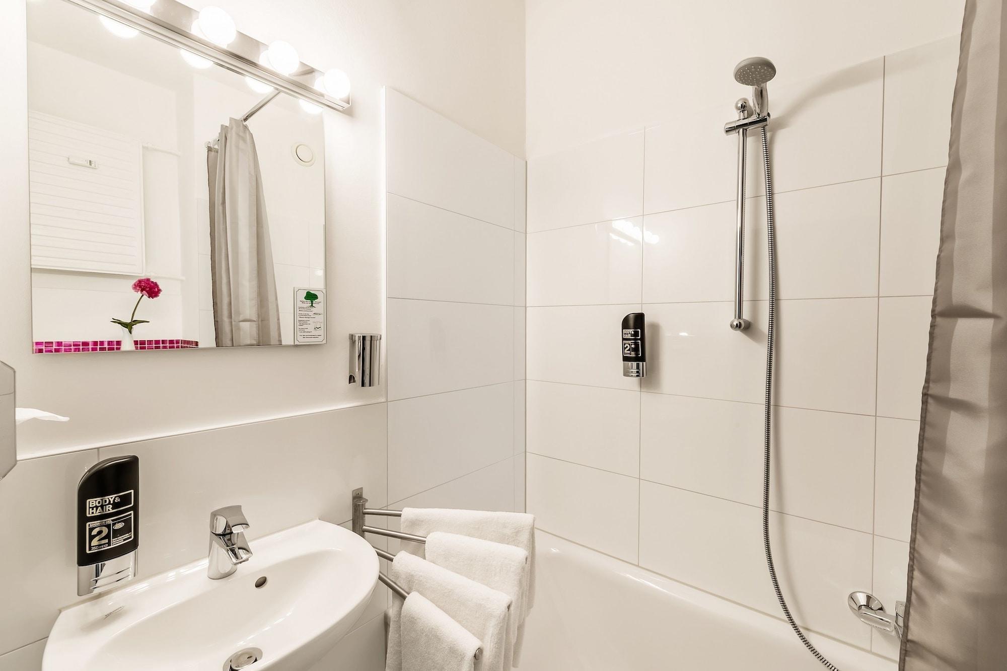 Alecsa Hotel Am Olympiastadion Berlin Bagian luar foto